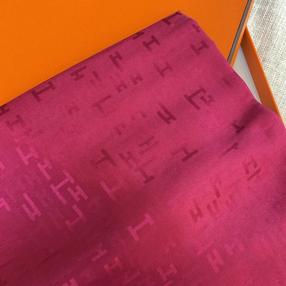 Hermes men’s red pocket square - Picture 2 of 6